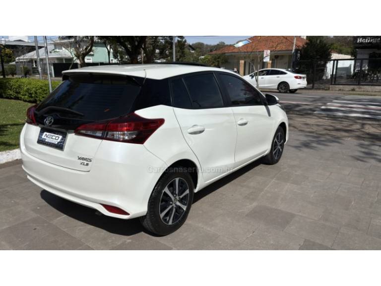 TOYOTA - YARIS - 2021/2021 - Branca - R$ 94.950,00