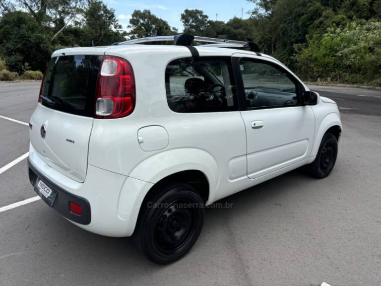 FIAT - UNO - 2015/2015 - Branca - R$ 29.950,00