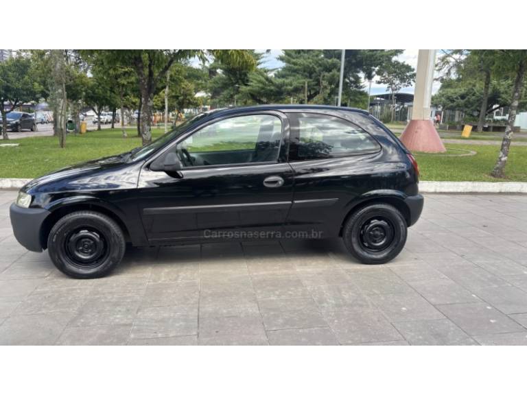 CHEVROLET - CELTA - 2001/2001 - Preta - R$ 13.950,00