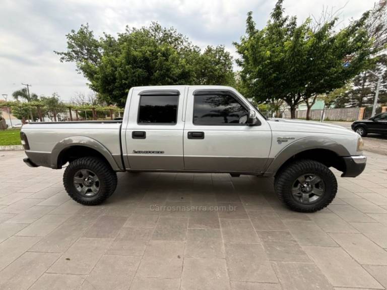 FORD - RANGER - 2005/2005 - Prata - R$ 74.950,00