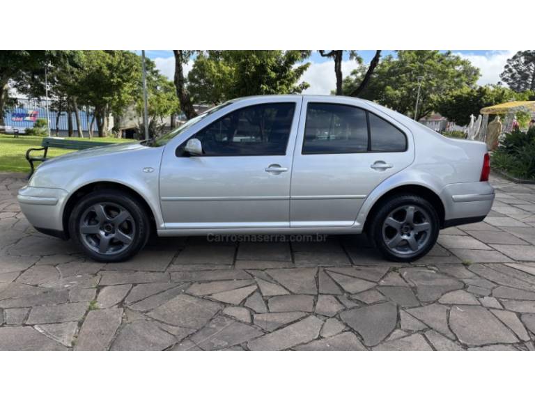 VOLKSWAGEN - BORA - 2006/2006 - Prata - R$ 32.950,00