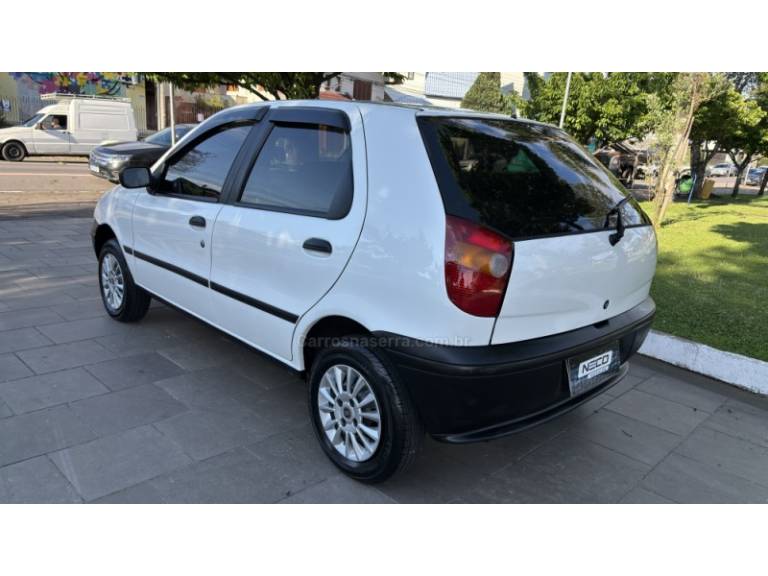 FIAT - PALIO - 2000/2000 - Branca - R$ 15.950,00