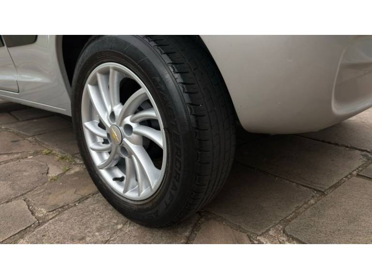 CHEVROLET - CELTA - 2005/2005 - Prata - R$ 16.950,00