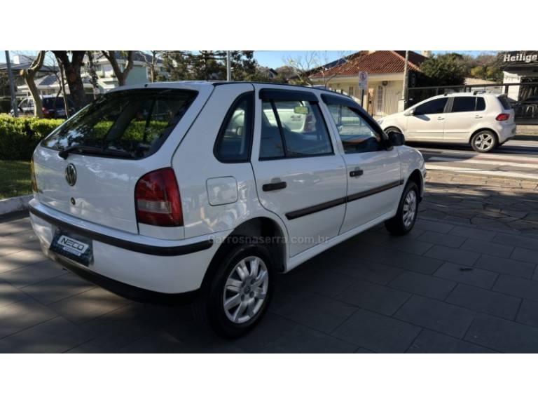 VOLKSWAGEN - GOL - 2004/2004 - Branca - R$ 17.950,00