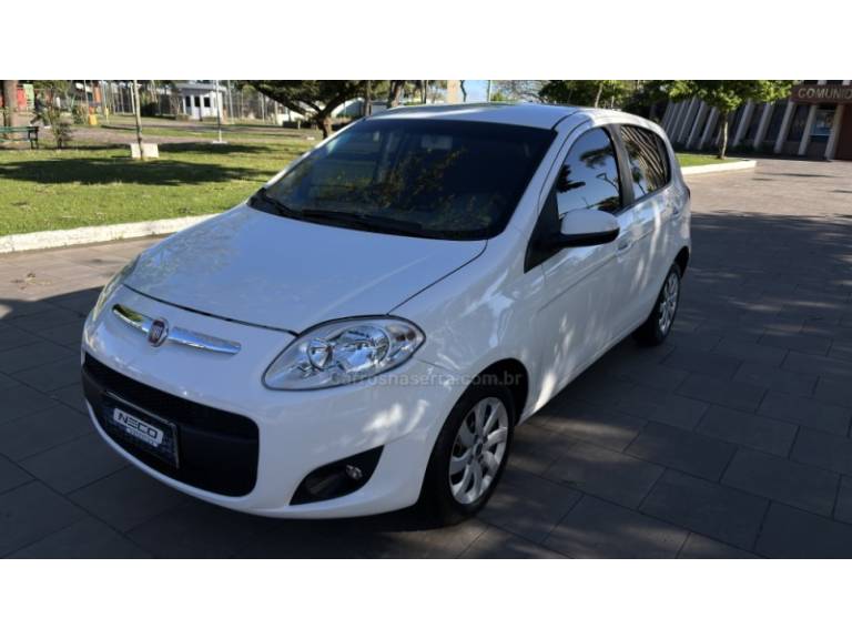 FIAT - PALIO - 2015/2015 - Branca - R$ 36.950,00