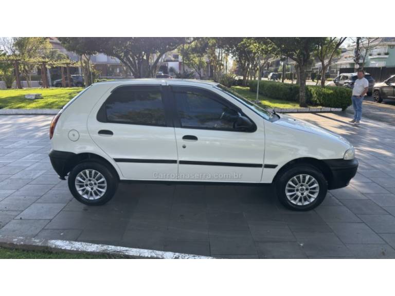 FIAT - PALIO - 2000/2000 - Branca - R$ 15.950,00