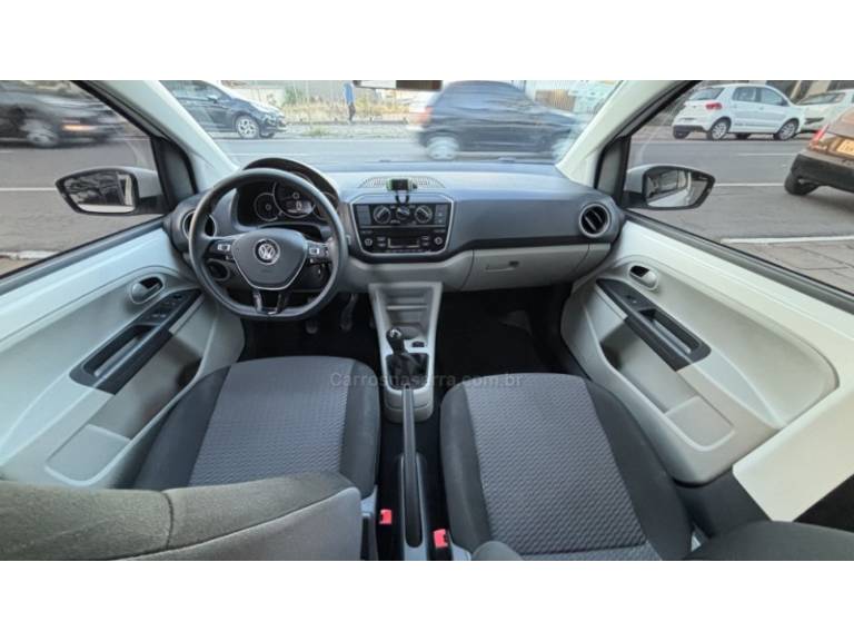 VOLKSWAGEN - UP - 2019/2019 - Branca - R$ 57.950,00