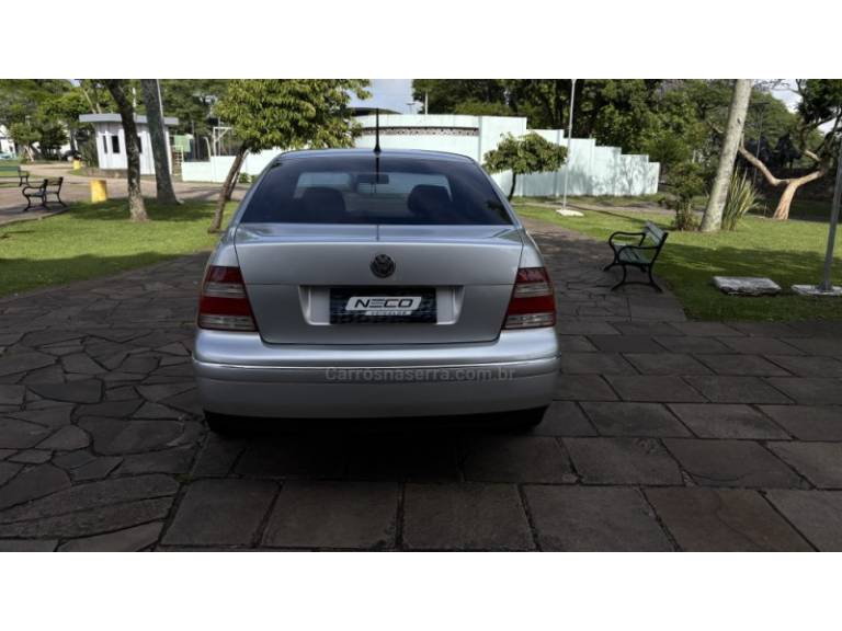 VOLKSWAGEN - BORA - 2006/2006 - Prata - R$ 32.950,00
