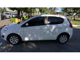 FIAT - PALIO - 2015/2015 - Branca - R$ 36.950,00