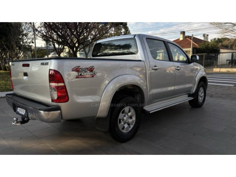 TOYOTA - HILUX - 2006/2006 - Prata - R$ 99.950,00