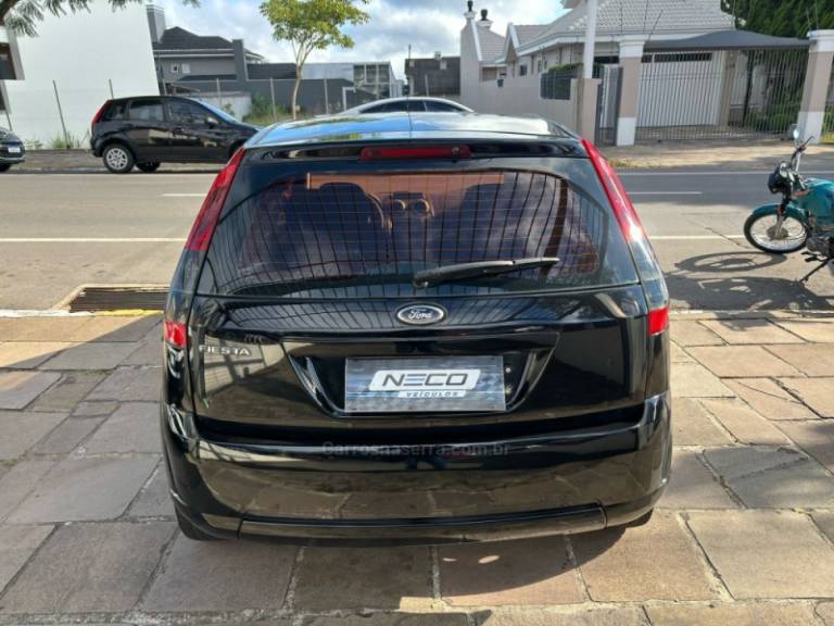 FORD - FIESTA - 2014/2014 - Preta - R$ 30.950,00