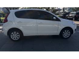 FIAT - PALIO - 2015/2015 - Branca - R$ 36.950,00