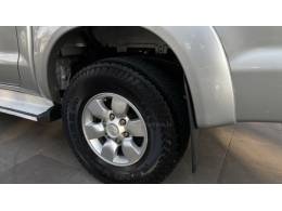 TOYOTA - HILUX - 2006/2006 - Prata - R$ 99.950,00