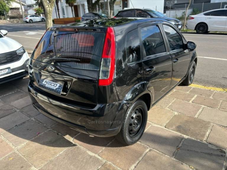 FORD - FIESTA - 2014/2014 - Preta - R$ 30.950,00