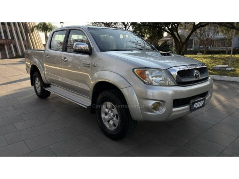 TOYOTA - HILUX - 2006/2006 - Prata - R$ 99.950,00