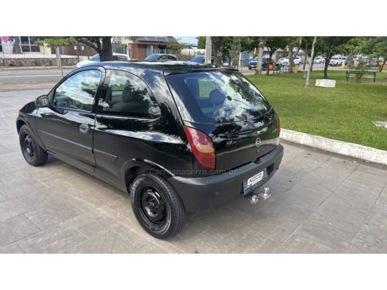 CHEVROLET - CELTA - 2001/2001 - Preta - R$ 13.950,00