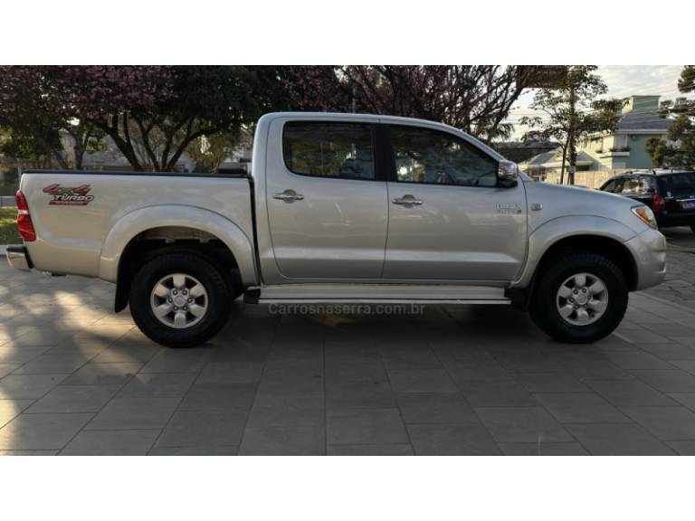 TOYOTA - HILUX - 2006/2006 - Prata - R$ 99.950,00