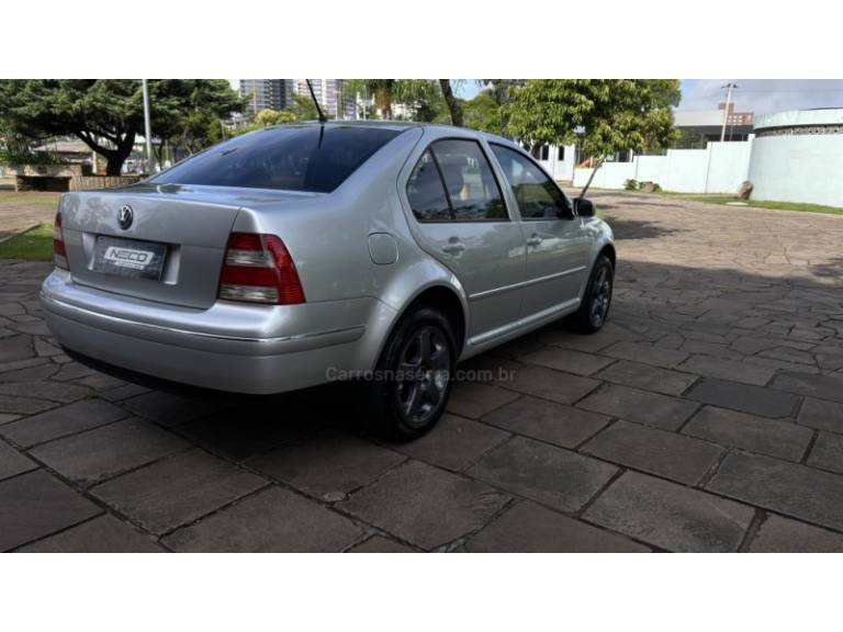 VOLKSWAGEN - BORA - 2006/2006 - Prata - R$ 32.950,00
