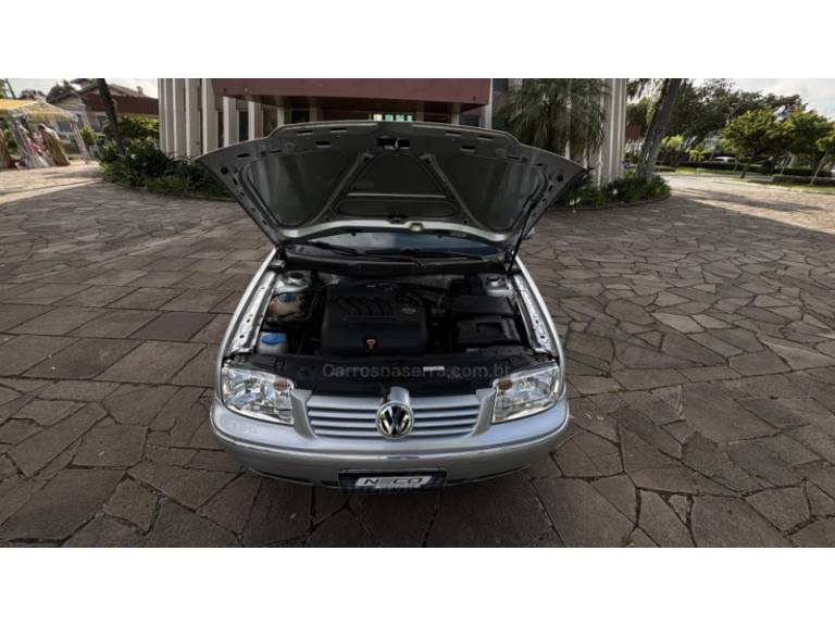 VOLKSWAGEN - BORA - 2006/2006 - Prata - R$ 32.950,00