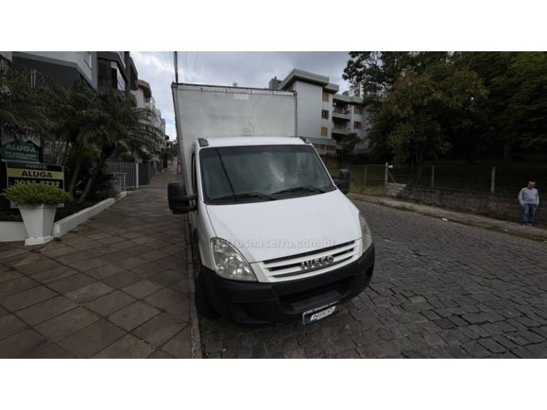 IVECO - DAILY - 2009/2009 - Branca - R$ 119.950,00