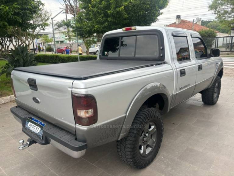 FORD - RANGER - 2005/2005 - Prata - R$ 74.950,00