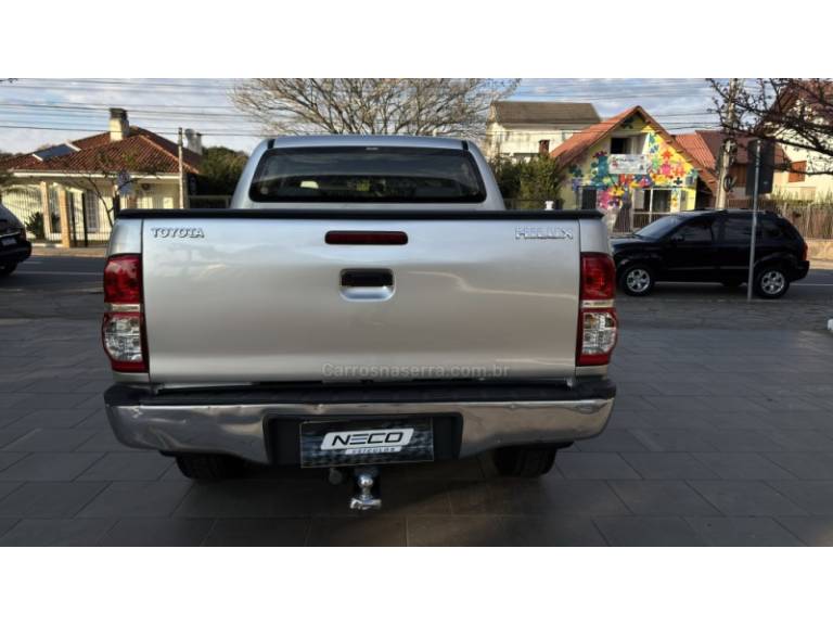 TOYOTA - HILUX - 2006/2006 - Prata - R$ 99.950,00