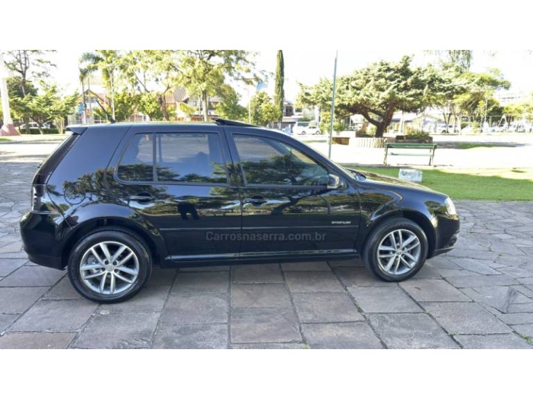 VOLKSWAGEN - GOLF - 2012/2012 - Preta - R$ 59.950,00