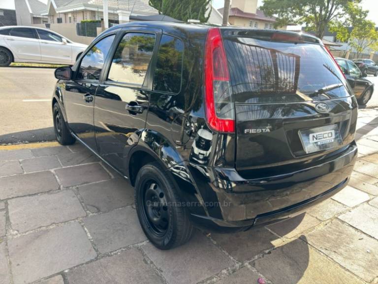 FORD - FIESTA - 2014/2014 - Preta - R$ 30.950,00
