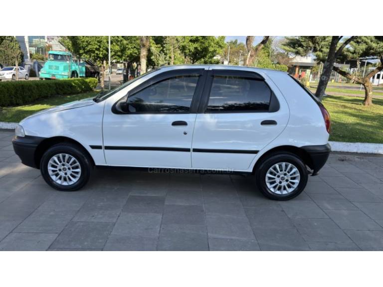 FIAT - PALIO - 2000/2000 - Branca - R$ 15.950,00
