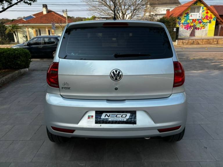 VOLKSWAGEN - FOX - 2014/2014 - Prata - R$ 41.950,00