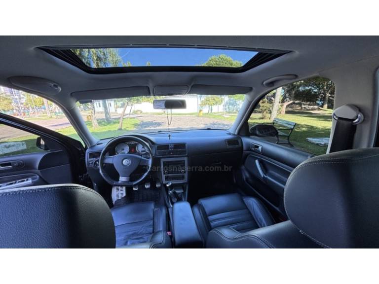 VOLKSWAGEN - GOLF - 2012/2012 - Preta - R$ 59.950,00