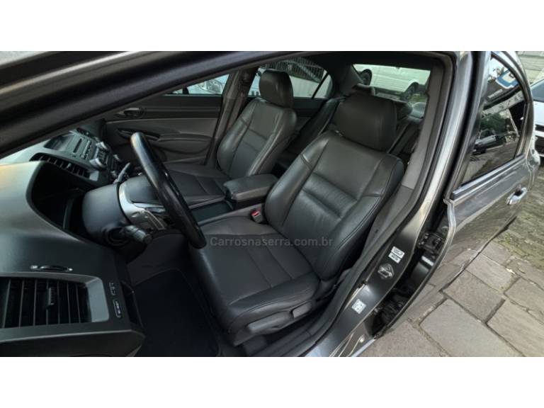 HONDA - CIVIC - 2011/2011 - Cinza - R$ 55.950,00
