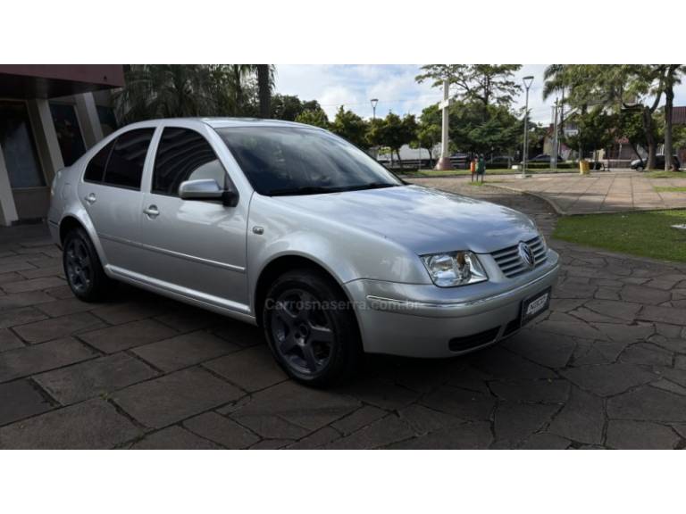 VOLKSWAGEN - BORA - 2006/2006 - Prata - R$ 32.950,00