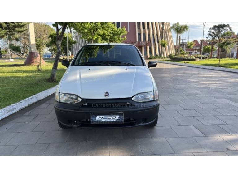 FIAT - PALIO - 2000/2000 - Branca - R$ 15.950,00