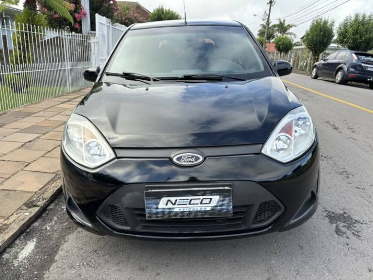 FORD - FIESTA - 2014/2014 - Preta - R$ 30.950,00