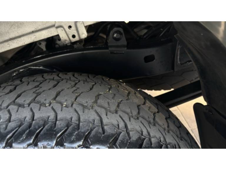 TOYOTA - HILUX - 2006/2006 - Prata - R$ 99.950,00