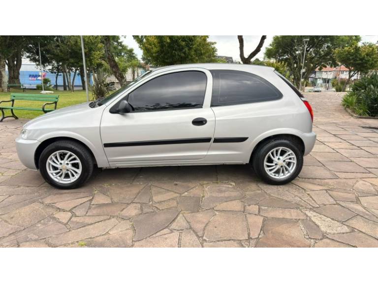 CHEVROLET - CELTA - 2005/2005 - Prata - R$ 16.950,00