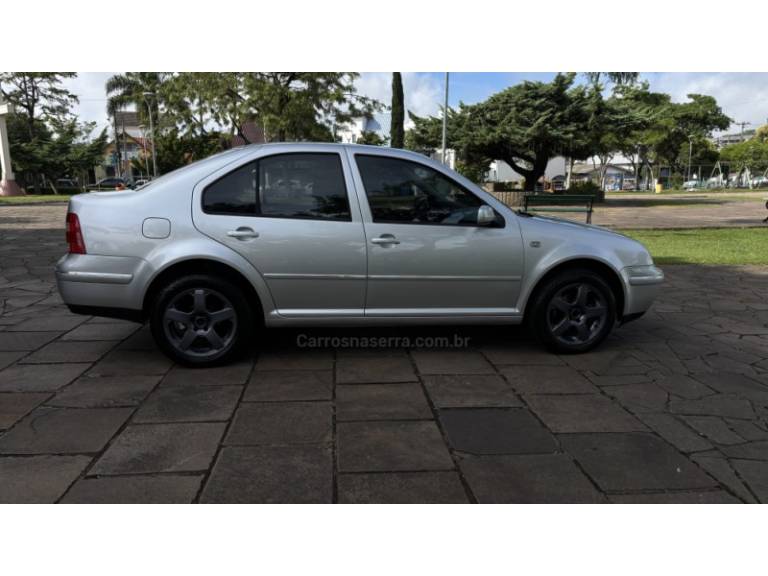 VOLKSWAGEN - BORA - 2006/2006 - Prata - R$ 32.950,00