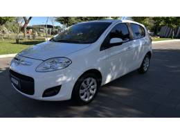 FIAT - PALIO - 2015/2015 - Branca - R$ 36.950,00
