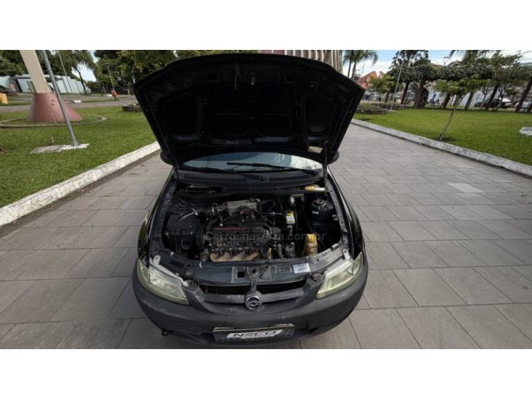 CHEVROLET - CELTA - 2001/2001 - Preta - R$ 13.950,00