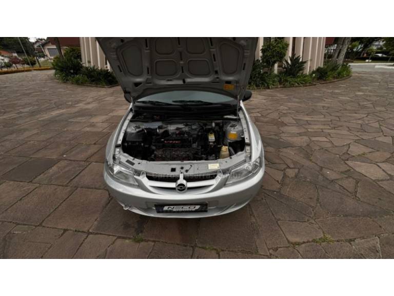 CHEVROLET - CELTA - 2005/2005 - Prata - R$ 16.950,00