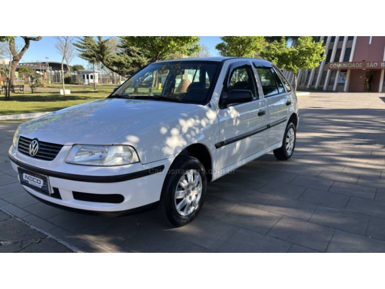 VOLKSWAGEN - GOL - 2004/2004 - Branca - R$ 17.950,00